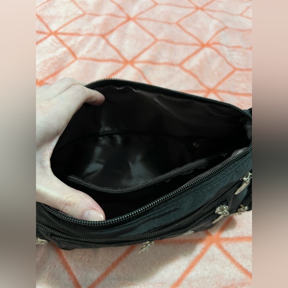 Large Capacity Sleek Crossbody Bag 🔥NWOT🔥 - Picture 2 of 7